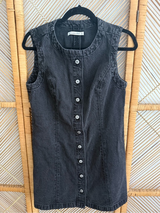 Abercrombie & Fitch Dresses & Skirts - NWT Abercrombie & Fitch Charcoal Denim Dress - Size M